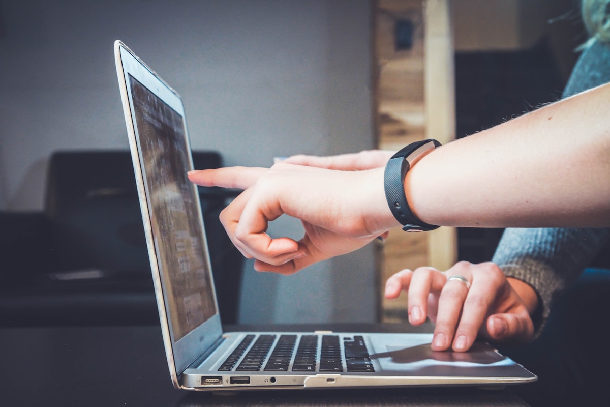 AI视频生成工具Top10推荐：从数字人口播到智能剪辑全攻略